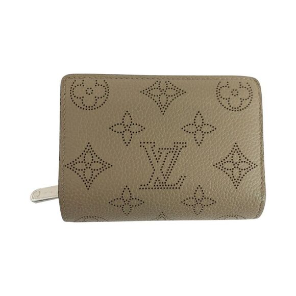 LOUIS VUITTON Handbags - Louis Vuitton Portefeuille Clea Monogram Mahina Wallet